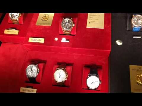 גאלרי לאפייט בפריז - שעונים ב317,500 יורו