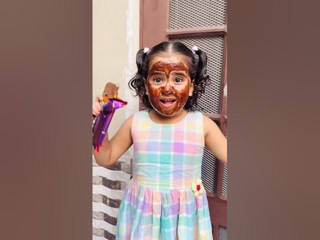 Anaya Papa Or Dadi Dekho Kaise Chocolate Kha Rahe Hain 😳