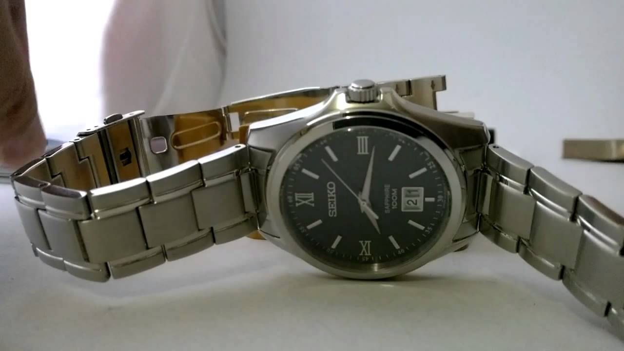 How to remove links from a Seiko wrist watch - YouTube