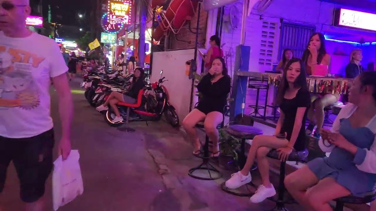 Thailand 2025, Evening Pattaya, Central District, no comments