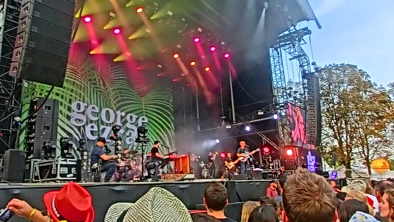 George Ezra: Listen to the man (live at Rock en Seine 2017, Paris)