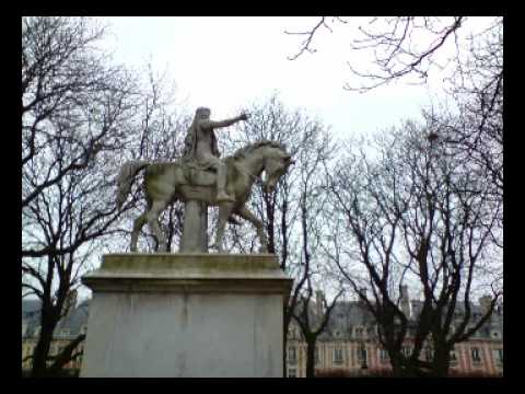 Video: Un ghid complet al Place des Vosges din Paris