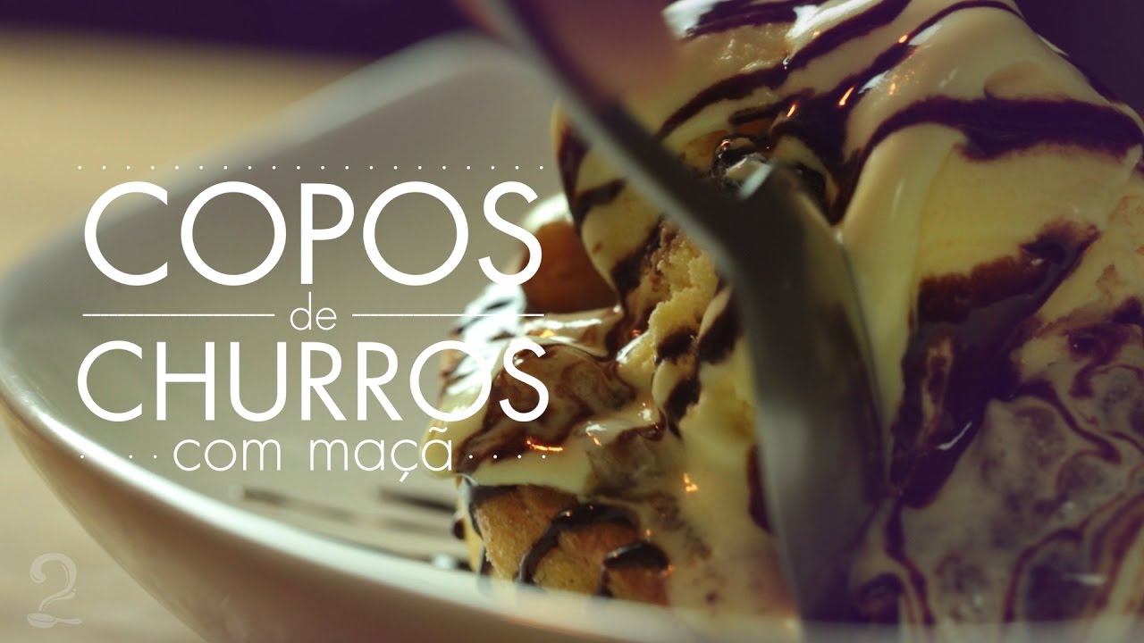 CONE DE CHURROS COM CALDA DE MAÇÃS, SORVETE E CALDA DE CHOCOLATE GOURMET A DOIS