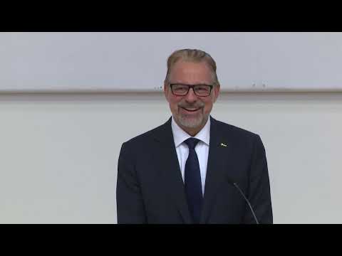 Commencement speech von Dr. Josef Aschbacher, Generaldirektor der Europäischen Weltraumagentur ESA.