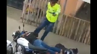 Video de policía que patea a sujeto que antes había asaltado a esposa desata un debate