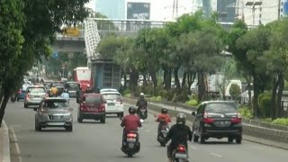 Download Polisi Kejar Pengendara Mobil yang Tabrak Pesepeda di Gatsu Polisi Kejar Pengendara Mobil yang Tabrak Pesepeda di Gatsu