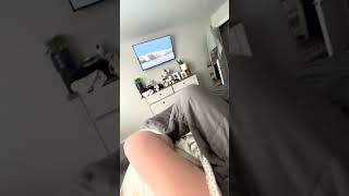 Baby falls over after sneezing 🤣 (🎥: TT/ deannacz1)