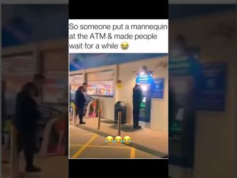 How long did it take them to realize it was a mannequin #shorts #funny #memes