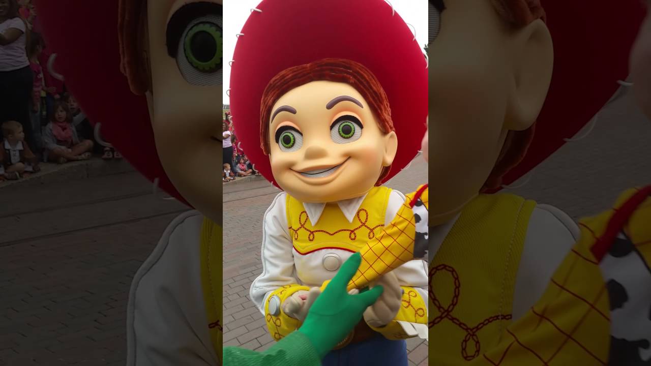 Disneyland Paris magic on parade September 2016