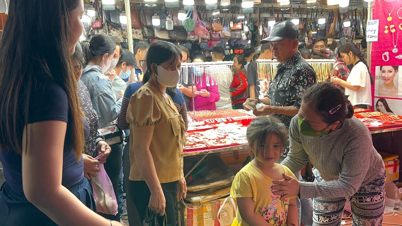 Vịt Kho, Đọt Bí Xào Tép, Thịt Hầm Đu Đủ, Chiều Dẫn Bé Gạo Đi Hội Chợ #1255 - Hai Sướng 