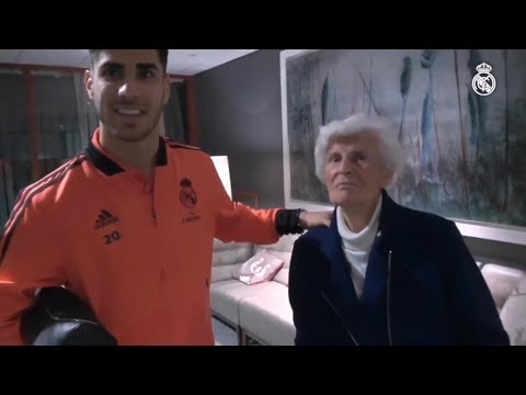 Marco Asensio with his Dutch family and grandmother || 2/13/19