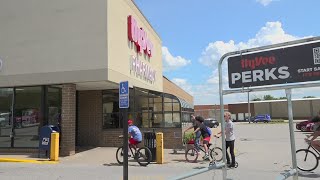 Upcoming Rockingham Rd. Hy-Vee closure brings uncertainty to employees by WQAD News 8 58 views 7 hours ago 2 minutes, 10 seconds