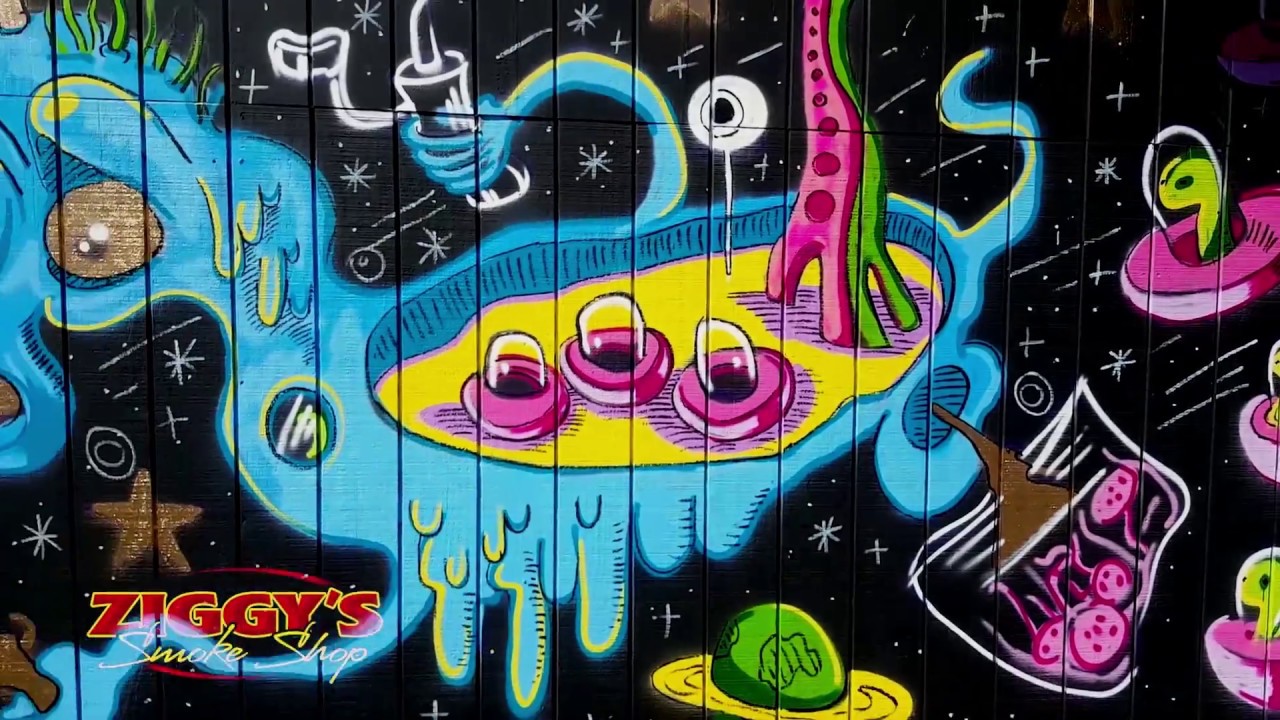 Graffiti Murial "Time Lapse" Ziggy's Smoke Shop - YouTube