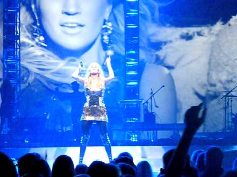 Carrie Underwood - Breakdown of 'Undo It' - Des Mo...