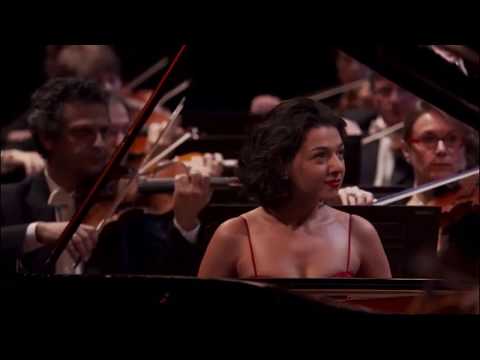 видео: Khatia Buniatishvili - Grieg - Piano Concerto in A minor - Sokhiev