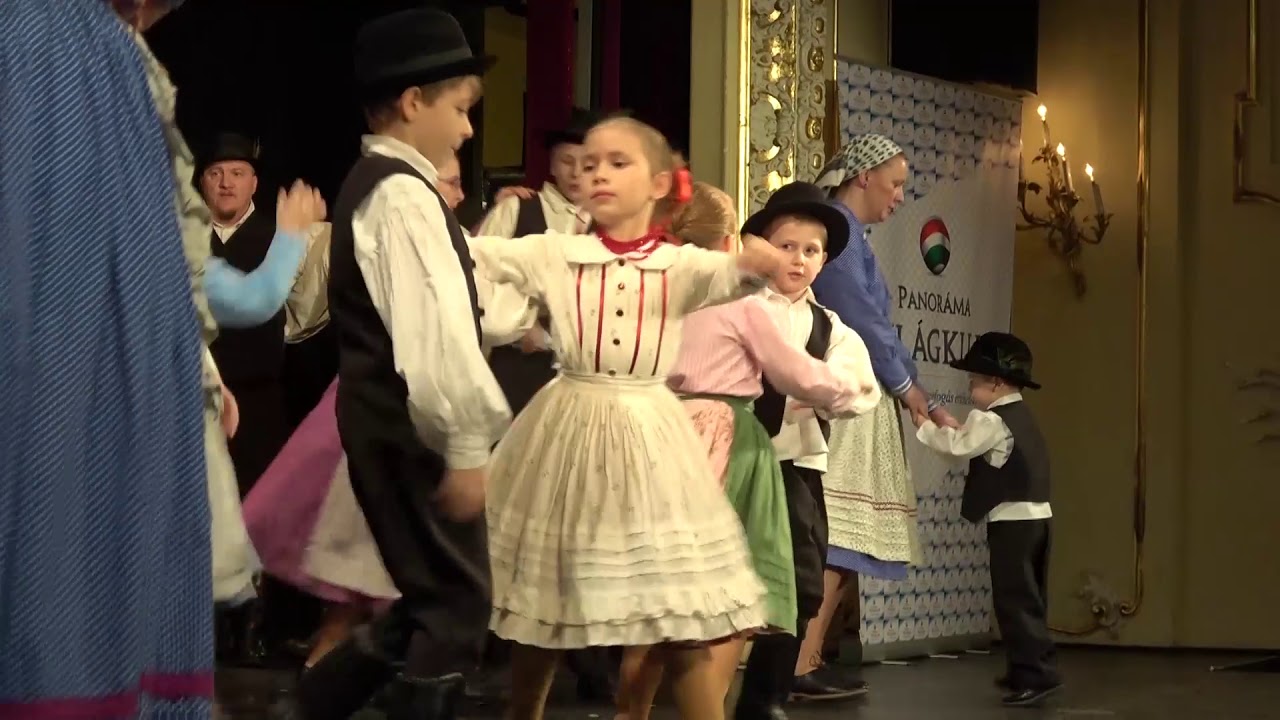 A DEMECSERIEK ZÁRÓMŰSORA  A DUNA PALOTÁBAN