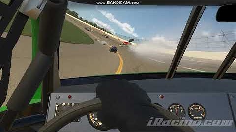 iRacing Amazing Wreck Avoidance #1 (Roddcar 87