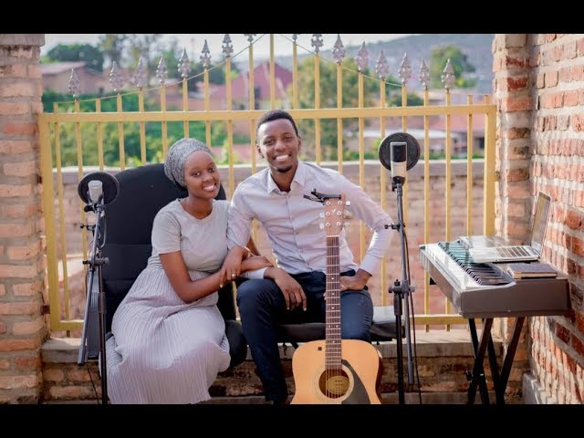 Guarda MORNING WORSHIP WITH PAPI CLEVER &DORCAS : EP14 _Shimwa Yesu mucunguzi su YouTube