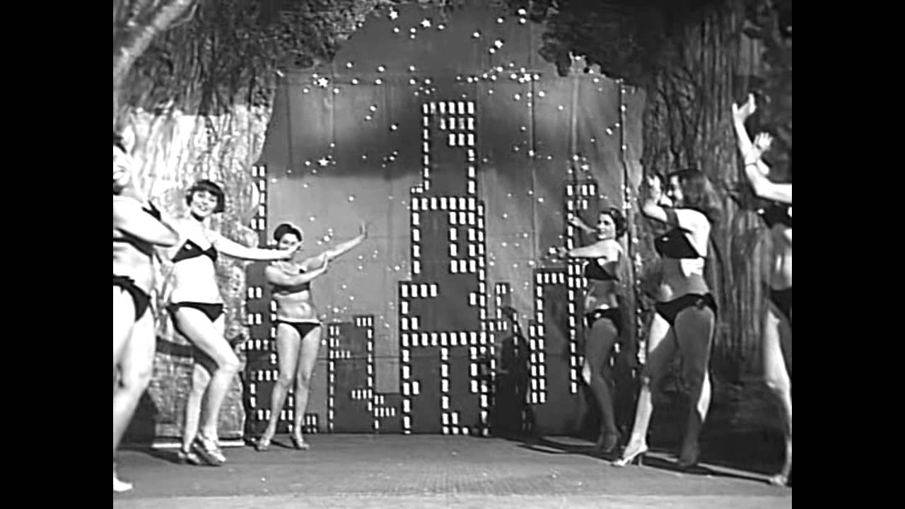 Trailer: Variety Lights (1950)