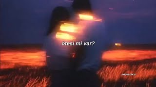 Onur Can Özcan - İntihaşk (Lyrics)