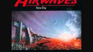 Airwaves - Don't Let The Daylight In