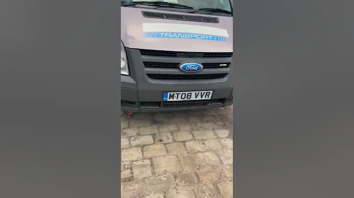 FUNNY FLY TIPPER CAUGHT RED HANDED