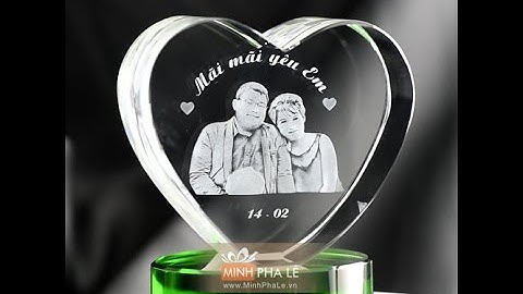 Chân dung pha lê 3D hình trái tim - chân đế pha lê màu xanh lá cây