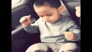 Cute baby dancing HADI HADI OYNAYIN Resimi