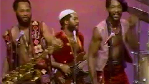 Mandrill - Can You Get It (Suzy Caesar) 1977 [Soul Train]