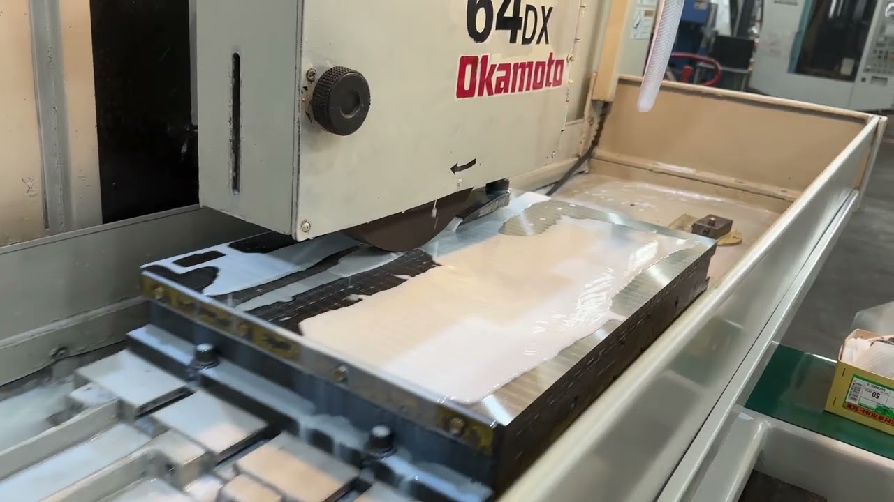 まーさん品！開口部は円形 U48523 平面研削盤 岡本 PSG 64DX 1996年 No 16650 - YouTube