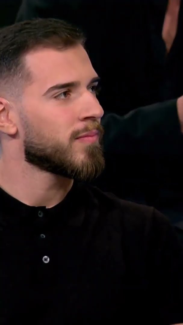 Modelja nga Italia, konkurrentja e re, shtangen djemtë
