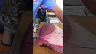 The Highest Quality of Giant Bluefin Tuna Cutting for Luxurious Sashimi