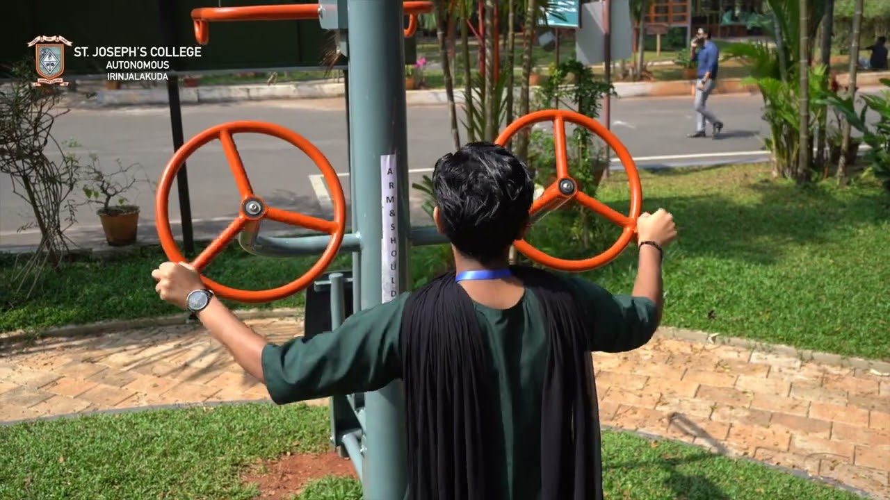 ARM AND SHOULDER WHEEL + LAT PULL