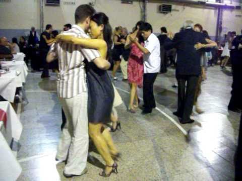 MILONGAS DE BUENOS AIRES - SUNDERLAND CLUB (LA MILONGA DEL MUNDO) - ENTRANDO A LA MILONGA SUNDERLAND