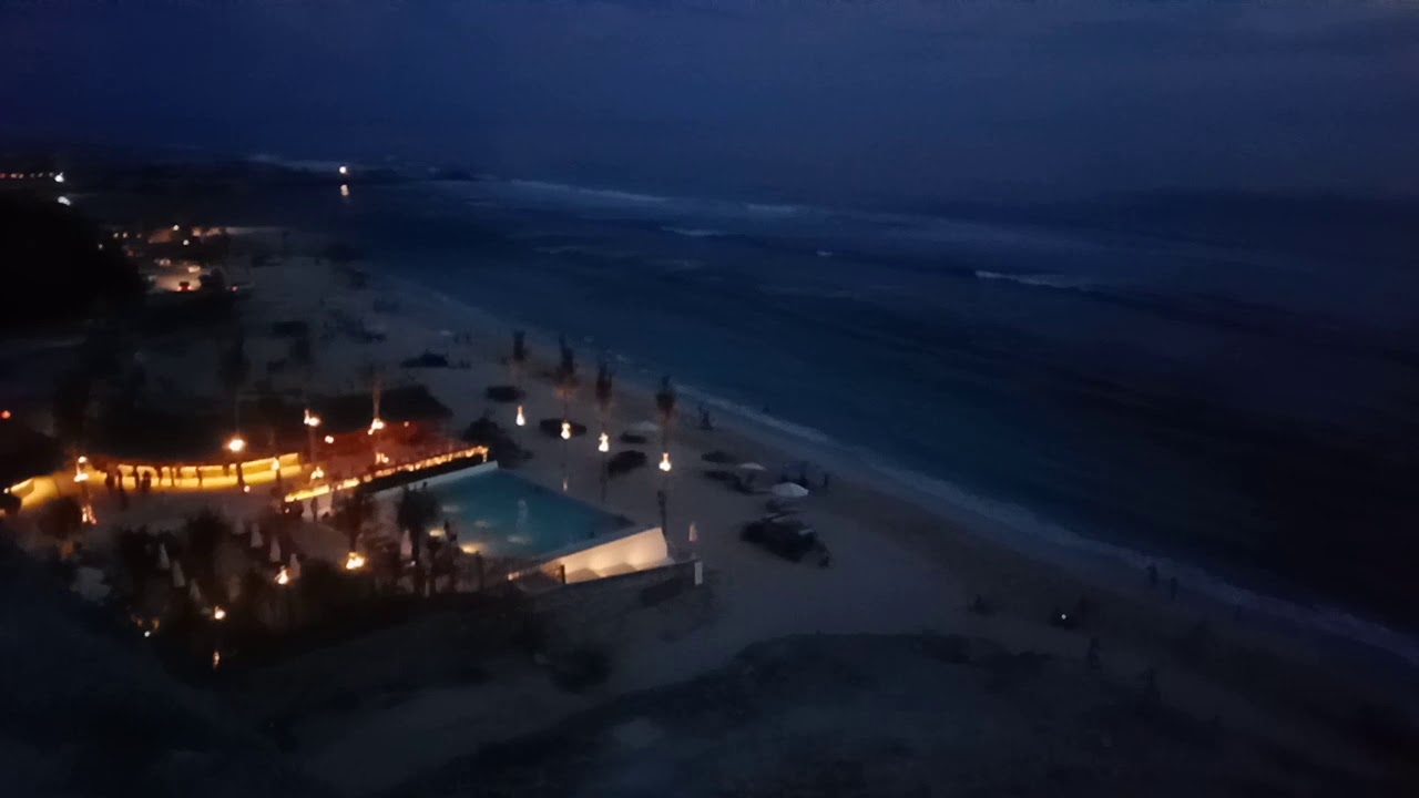 Pemandangan Pantai Melasty Ungasan Bali di Malam hari 