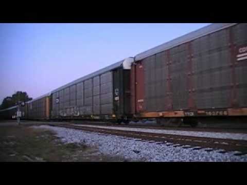 CSX 8827 Leads CSX Q211-25 w/ Engineer Chris in Ri...