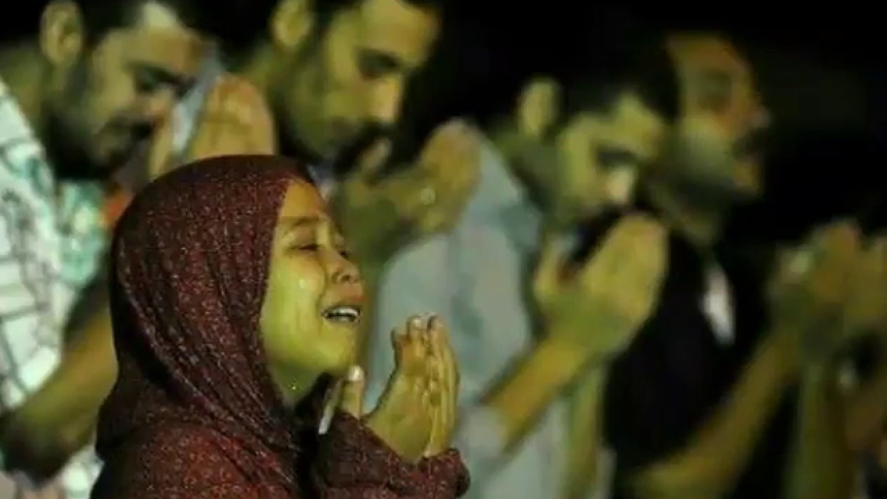 Мусульманские плачет. Раскаяние в Исламе. Слезы мусульманина.