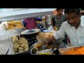 Freshly made jalebi and samosa in Marathahalli - Bengaluru 😋 #streetfood #jalebi