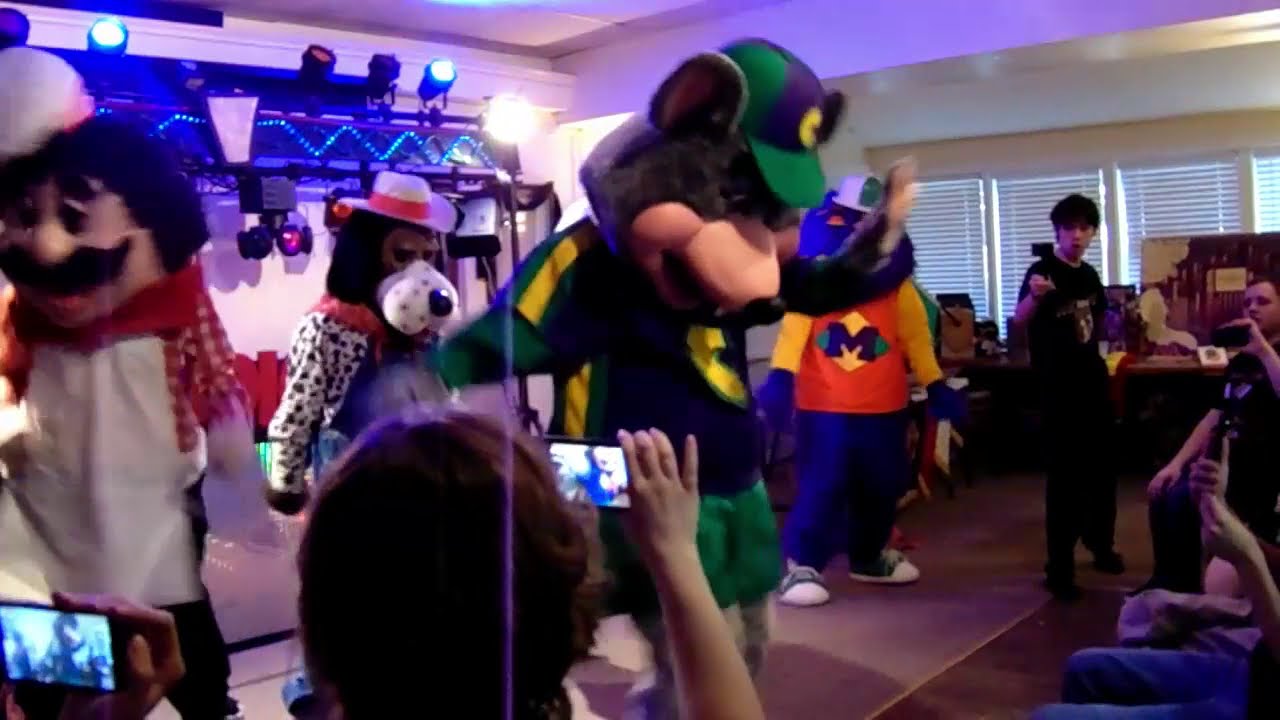 Chuck E. Con 2018- Party Rock Anthem