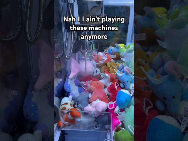 POV: your average rigged claw machine #funny #relatable #meme #arcade #clawmachine class=
