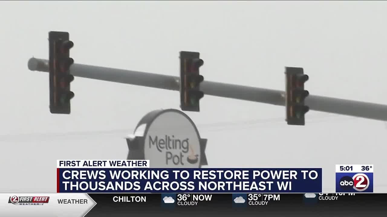 Thousands without power following heavy snowstorm - YouTube