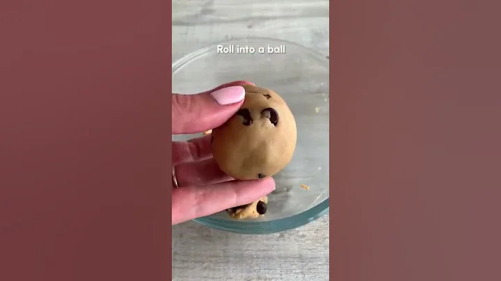 Microwave Chocolate Chip Cookies #recipe #cookie #cookiedough #tastyfood