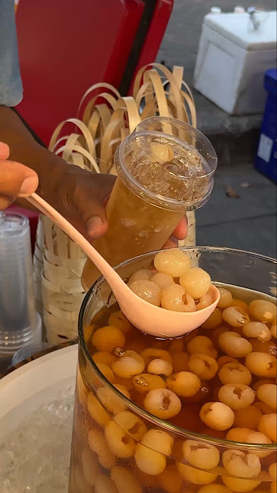 must try! Fresh Longan Fruit Juice  - Thai Street Food