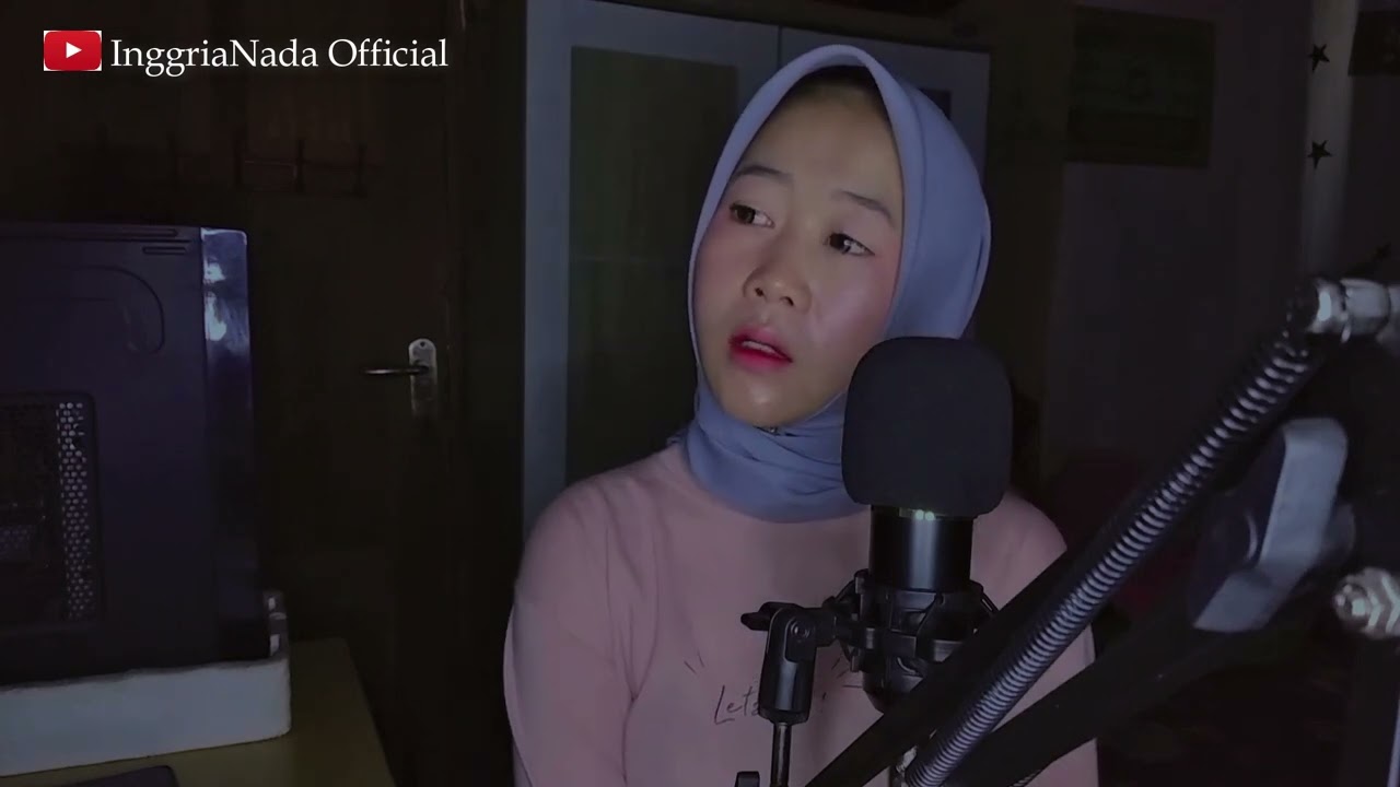 Dalam Gelak Ku Menangis - Arief | Cover by Inggria Nada