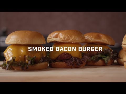 Video: Burgers Met Bacon, Salade En Tomaten