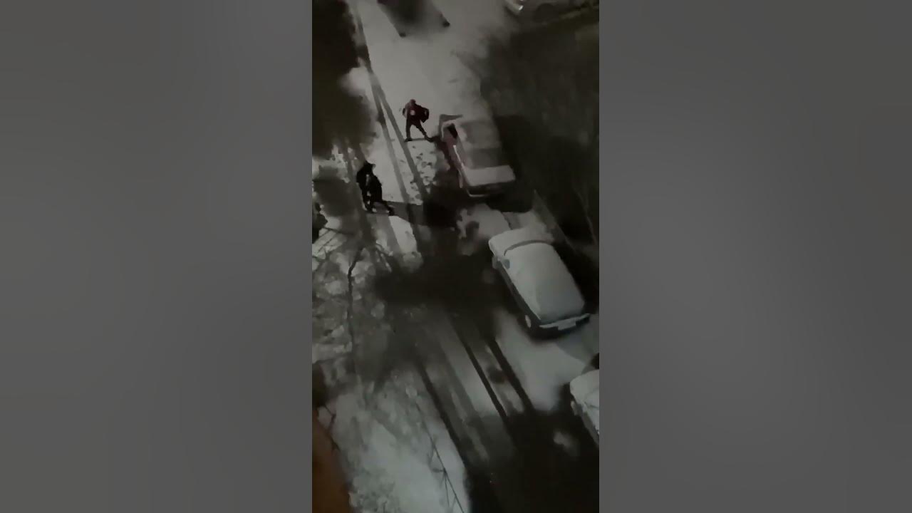 Разбивает окно в машине - YouTube