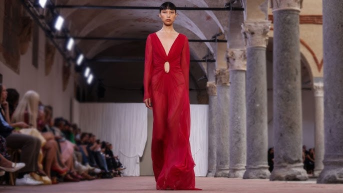 Tom Ford Spring 2024 Women's Collection at Milan Fashion Week, Photos –  Footwear News