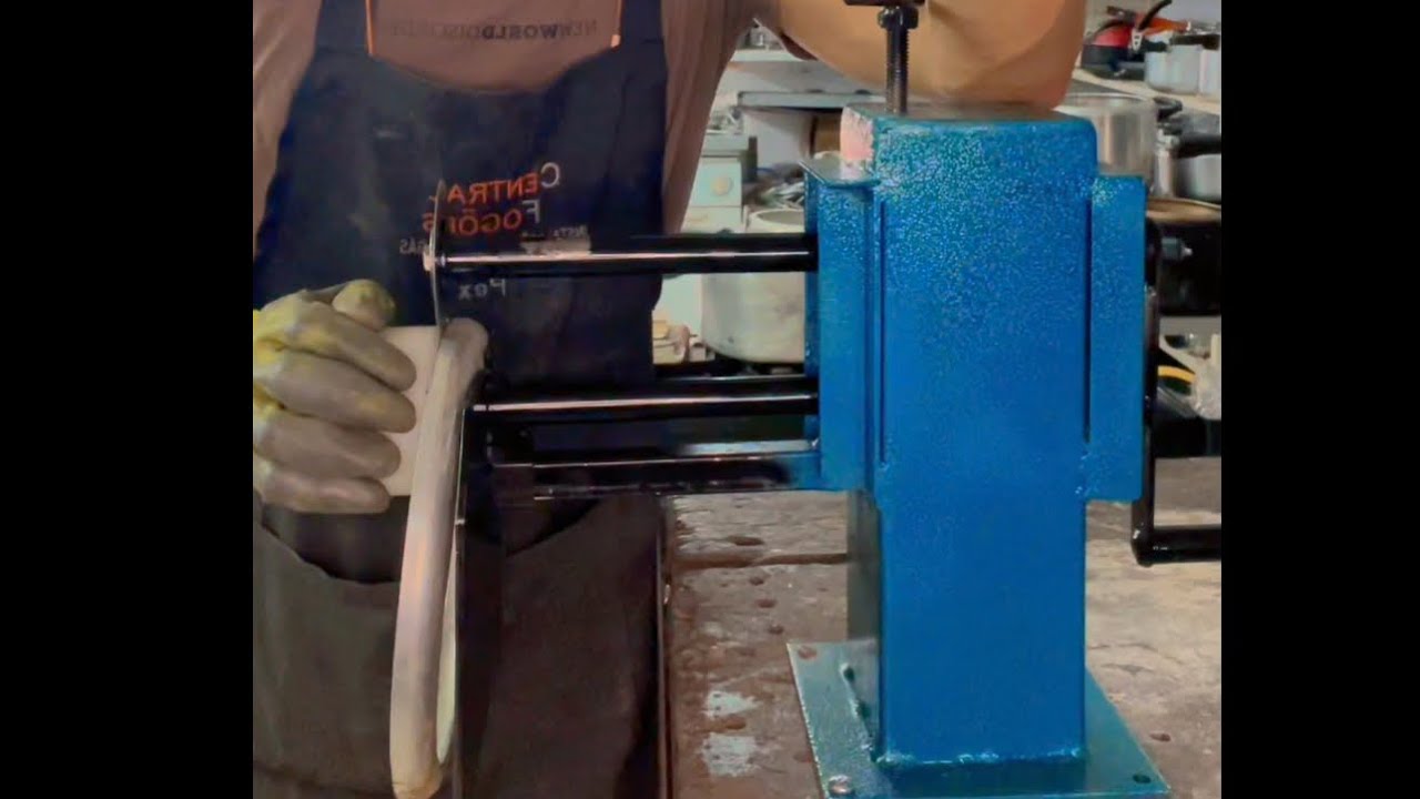 Adquira já a sua máquina de cortar panelas manual. 