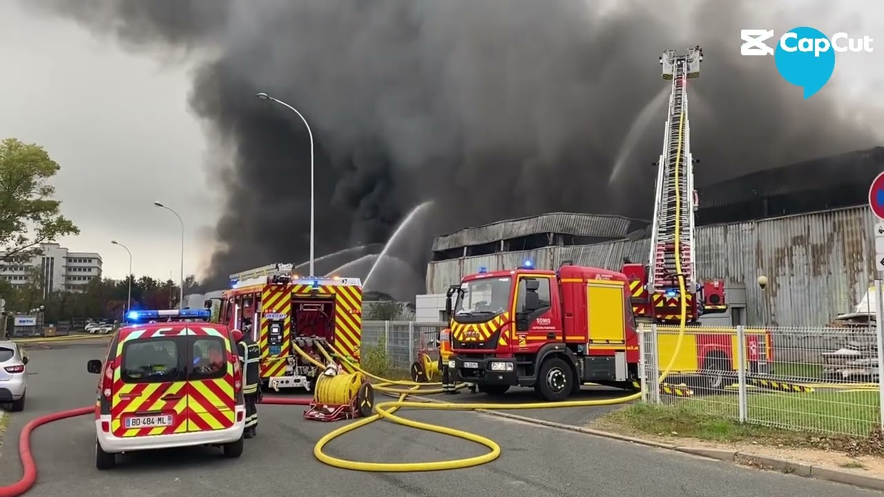 Incendie dans une usine de Villefranche-sur-Saône, un brasier impressionnant