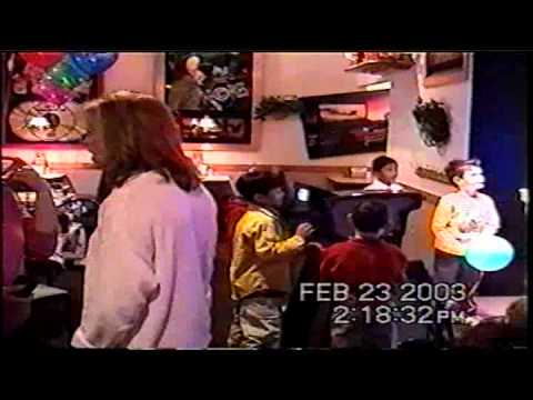 Omar Birthday - 1 - Feb.  23-2003.avi